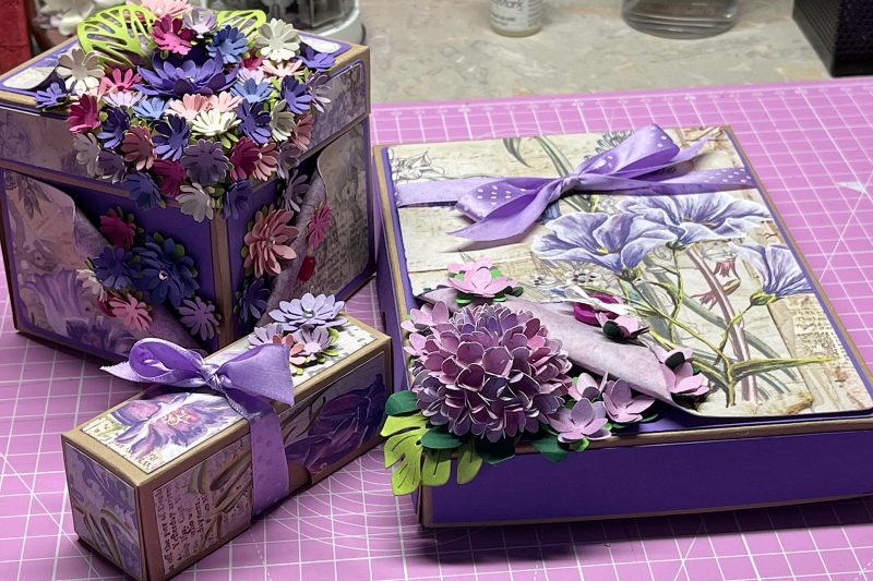Geschenkboxen-Set nach Maß mit maßlos vielen Blüten